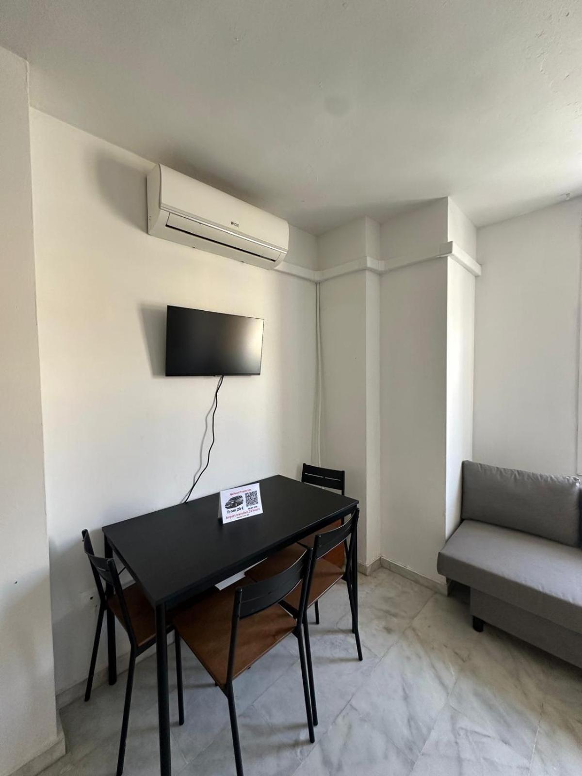 Apartamentos Playa Huelin 马拉加 外观 照片
